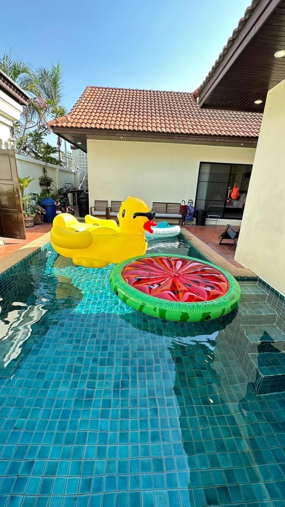 Bali Style Luxury Pool Near & Walking St! Villa