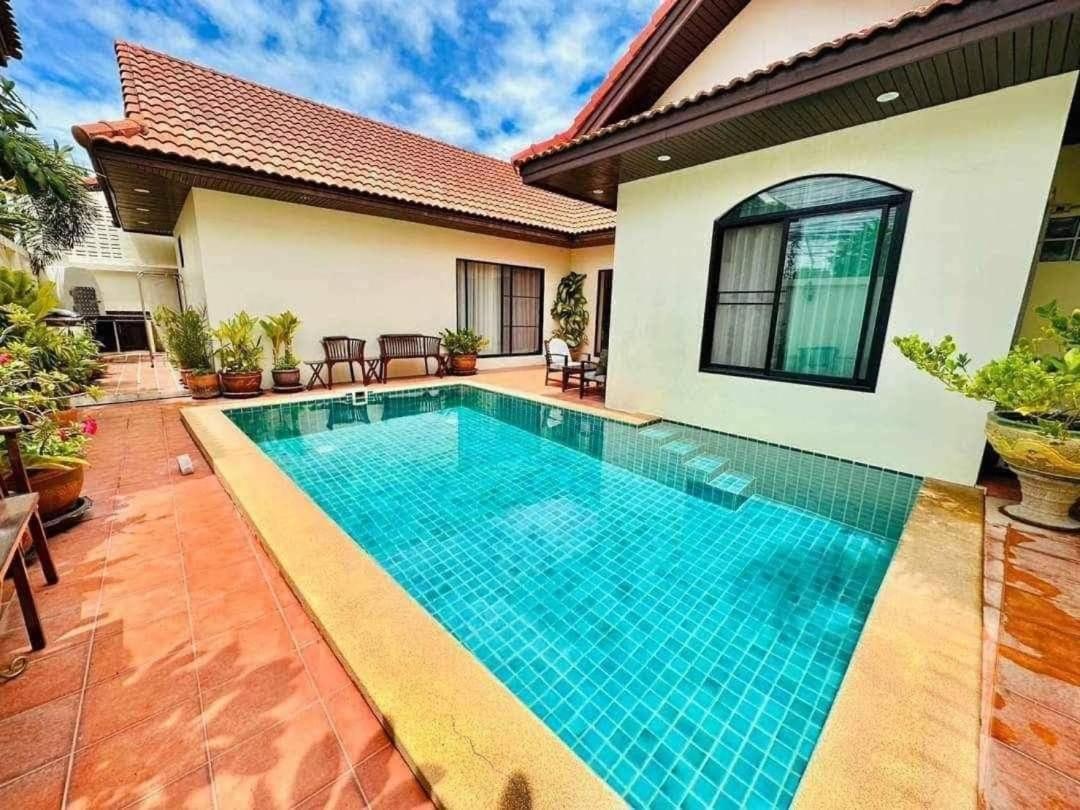 Bali Style Luxury Pool Near & Walking St! Pattaya