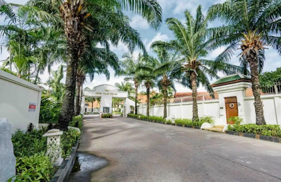 Bali Style Luxury Pool Near & Walking St! Villa Pattaya