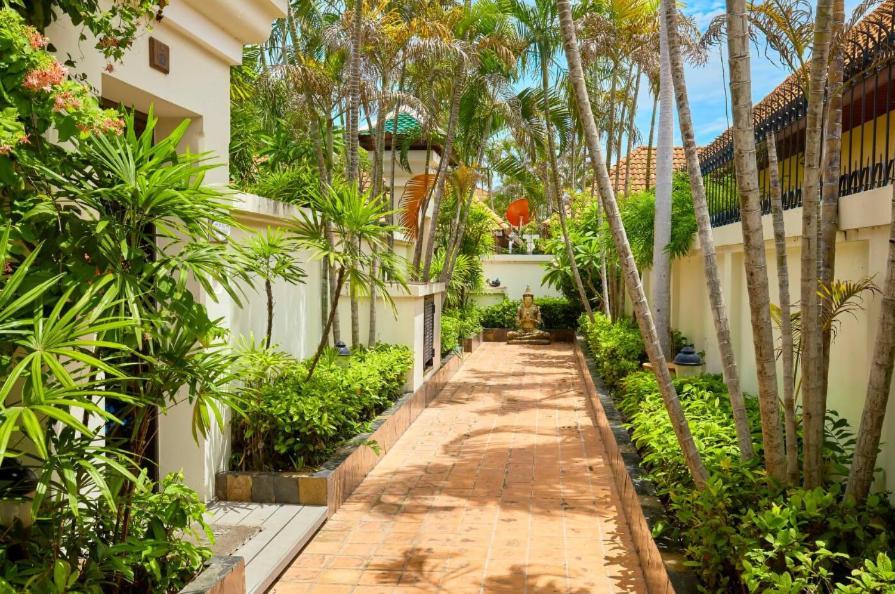 Bali Style Luxury Pool Near & Walking St! *