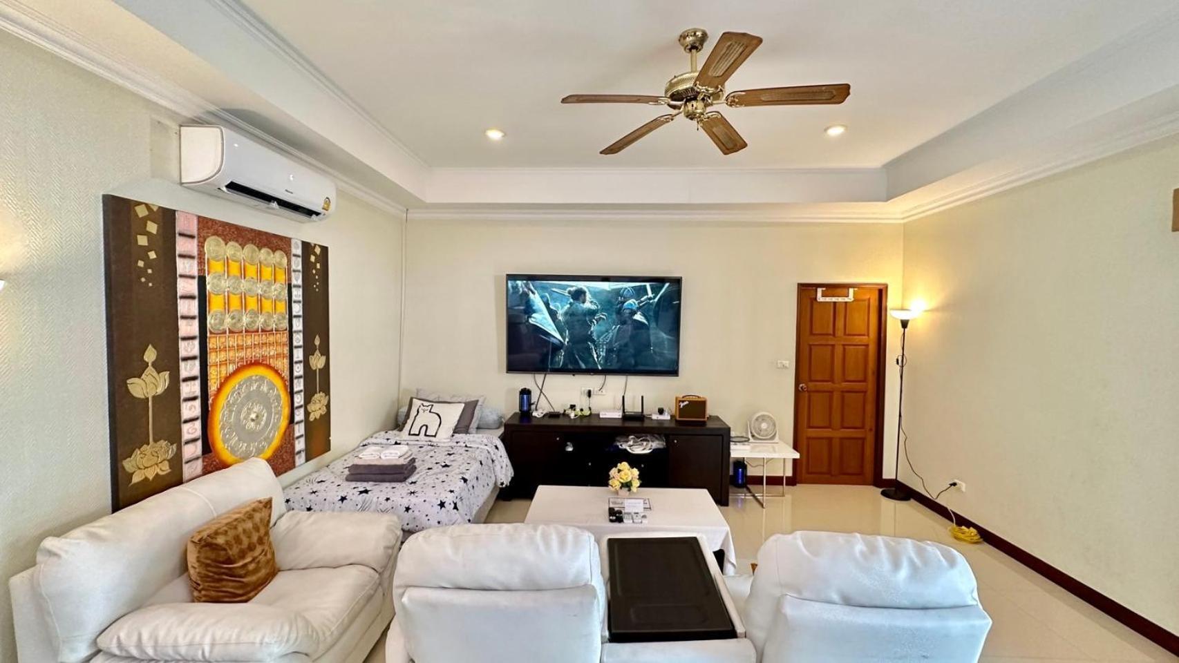 Bali Style Luxury Pool Near & Walking St! Pattaya