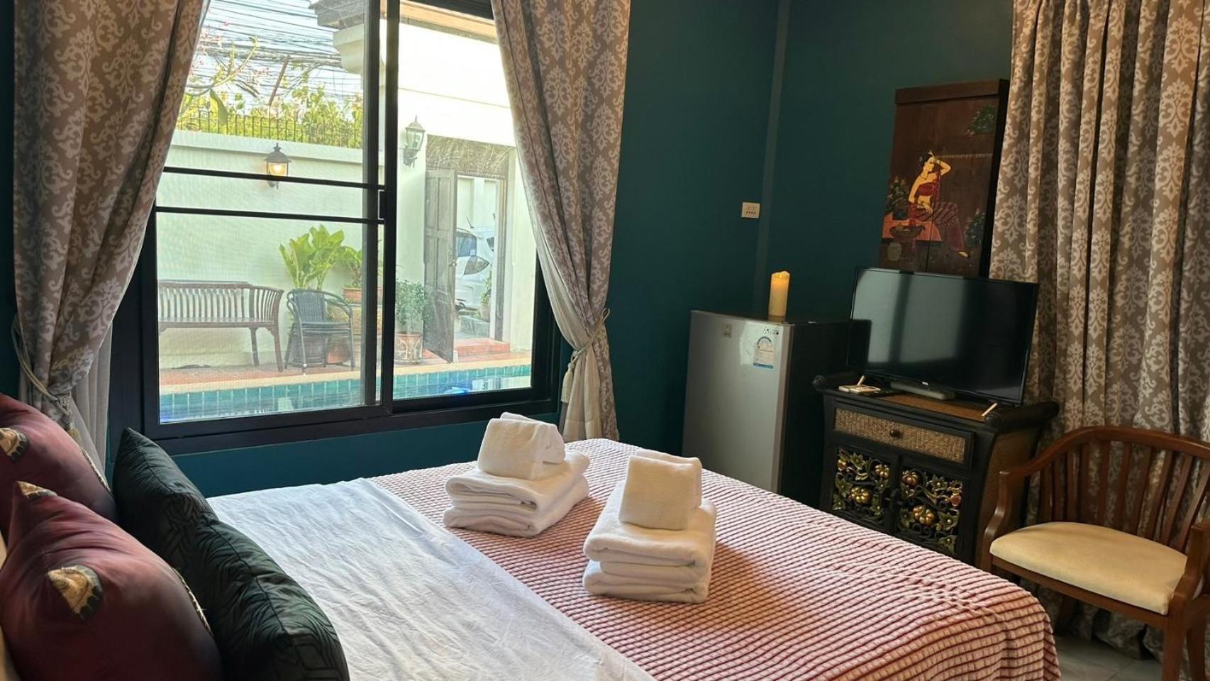 Villa Bali Style Luxury Pool Near & Walking St! Pattaya